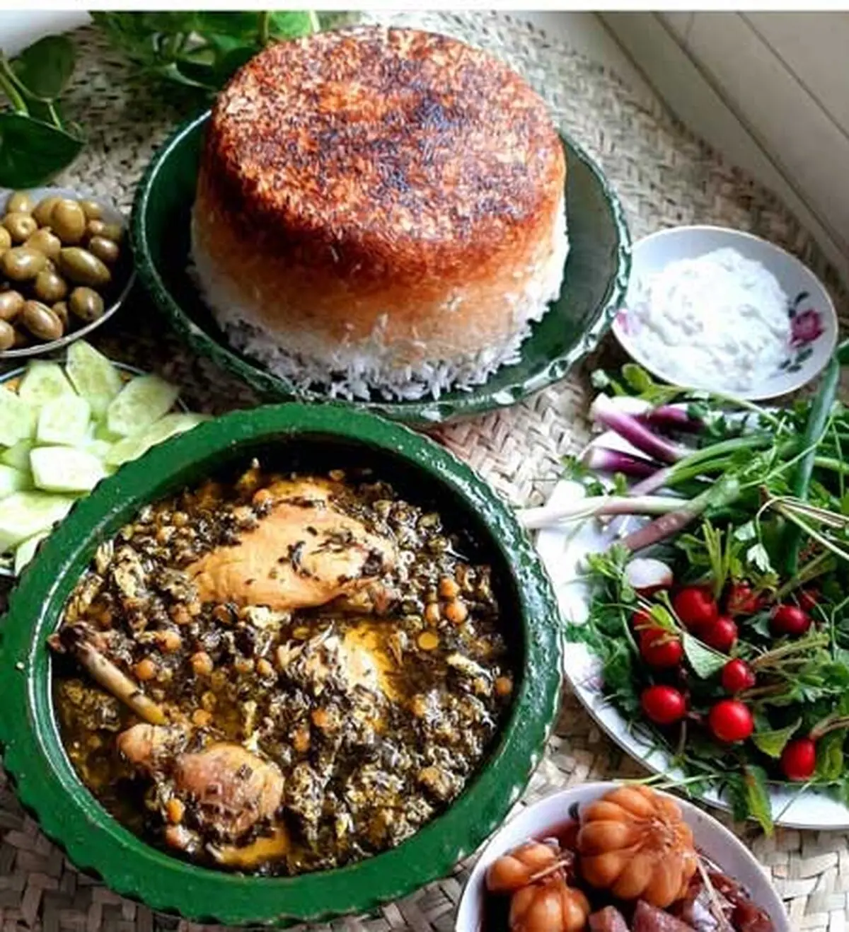 طرز تهیه سیر قلیه گیلانی 