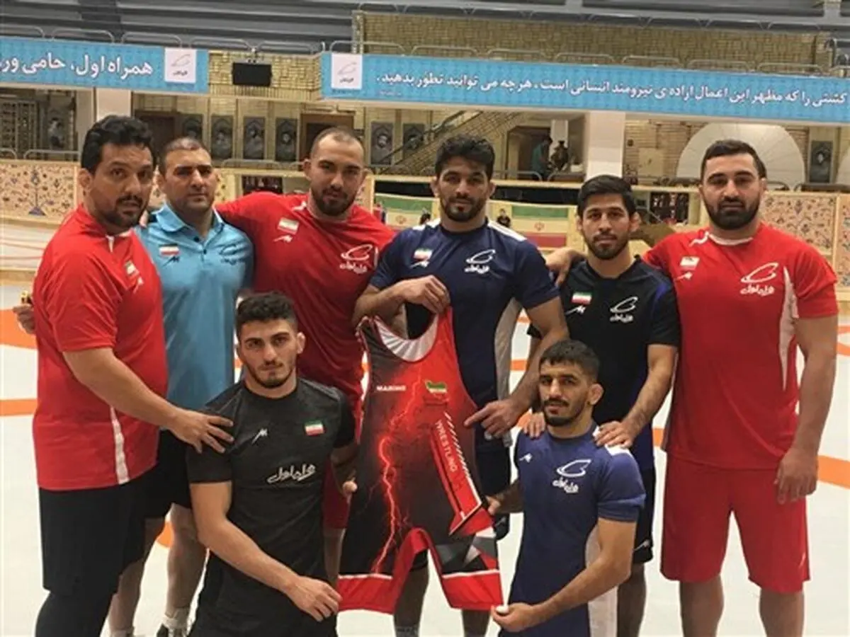امضاء دوبنده به نفع کودکان بی سرپرست و بد سرپرست