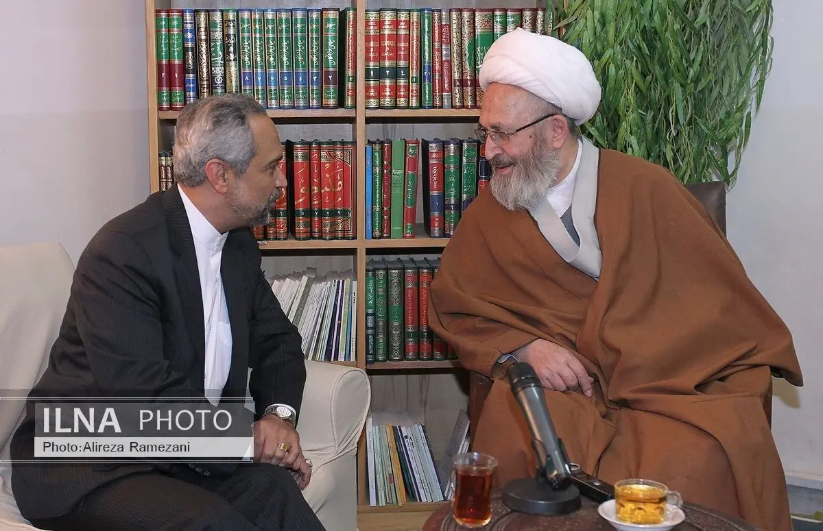 نهاوندیان با آیت‌الله سبحانی دیدار کرد