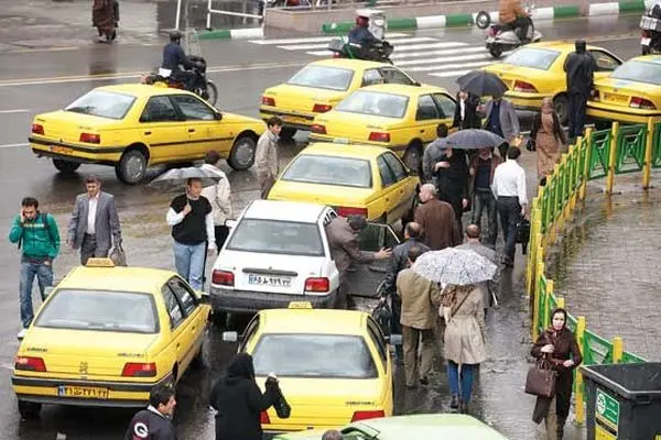 بازنشستگانی که برای تامین هزینه‌های کمرشکن سلامت، با رانندگی از سلامت خود چشم می‌پوشند! 