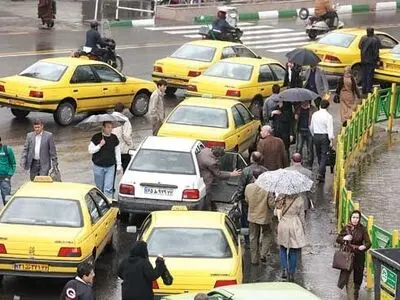 بازنشستگانی که برای تامین هزینه‌های کمرشکن سلامت، با رانندگی از سلامت خود چشم می‌پوشند! 