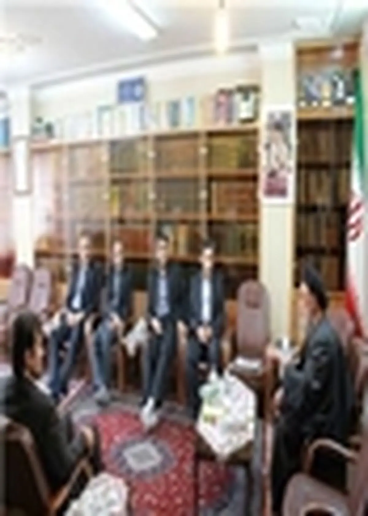 همه مدیران باید در تحقق شعار سال ۹۳ و اقتصاد مقاومتی تلاش کنند