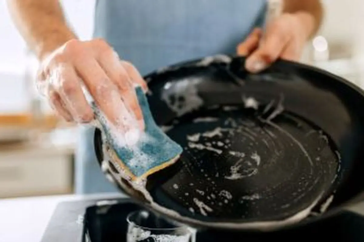 رفع چربی سوخته از تفلون