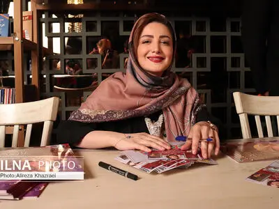 مراسم رونمایی از کتاب بعضی رازها را نباید نگه داشت
