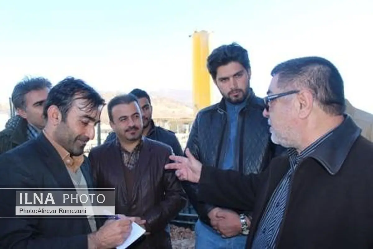 انتقاد شدید پیروانی از پرداخت پول‌های بی‌حساب به سرخابی‌ها 