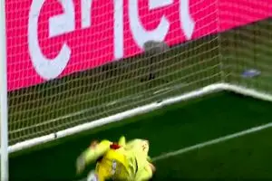 ویدئو: وقتی دروازه‌بان بعد از پنالتی، شوت مهاجم را هم مهار کرد