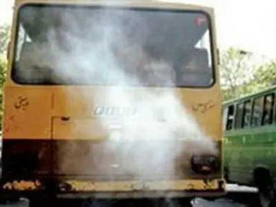 تمام مینی‌بوس‌های تهران آلاینده هستند/ همچنان از خودروهای فرسوده کار می‌کشیم