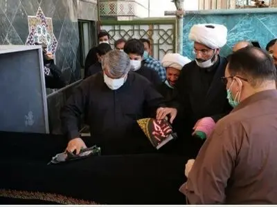پیکر استاد محمدرضا حکیمی در حرم مطهر رضوی تشییع شد 