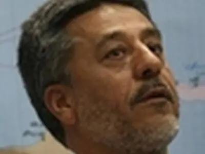 دریادار سیاری وارد شهر بندری چینگ دائو شد