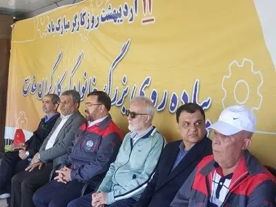 پیگیری مطالبات جامعه کارگری با جدیت ادامه دارد/طی سه ماه آینده ۱۰ سالن ورزشی در شهر به بهره‌برداری می‌رسد