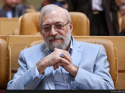 نمی‌توانم پیغمبرانه پیش‌بینی کنم که جنگ می‌شود یا نمی‌شود/ گزینه‌های فراوانی داریم، فقط باید زرنگ باشیم
