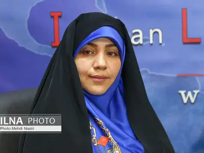 نگاه جنسیتی باید از روی دولت برداشته شود/ رئیسی از مطالبات جامعه زنان مطلع است/ خانم‌های شایسته و نخبه برای حضور در کابینه کم نداریم