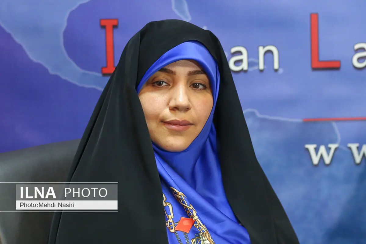 نگاه جنسیتی باید از روی دولت برداشته شود/ رئیسی از مطالبات جامعه زنان مطلع است/ خانم‌های شایسته و نخبه برای حضور در کابینه کم نداریم