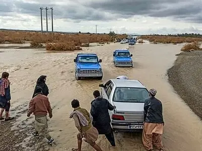 توزیع غذای گرم در مناطق سیل‌زده توسط شستا