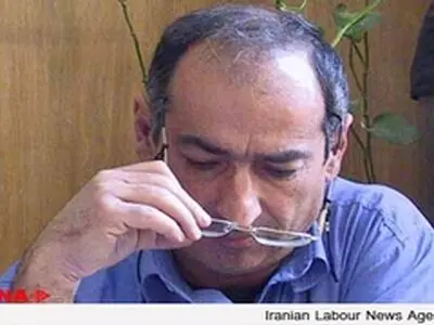 زیباکلام: دولت دهم یک چهارم یارانه را به یک روزنامه داده‌است