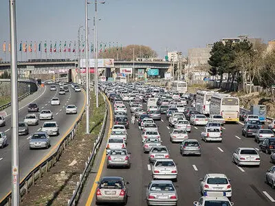 ترافیک سنگین در ورودی کلان‌شهرها