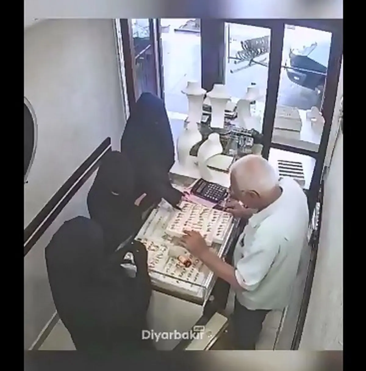 سرقت ۴ کیلو طلا در ترکیه + فیلم