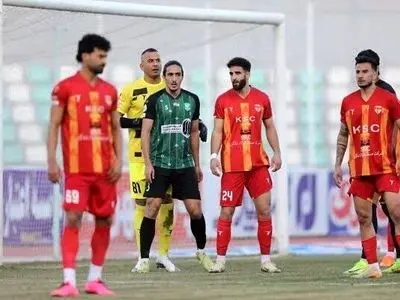 اعتراض شمس‌آذر به دو صحنه مشکوک پنالتی مقابل فولاد