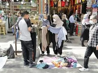 خلاقیت خنده دار دستفروش آبادانی برای جذب مشتری+فیلم