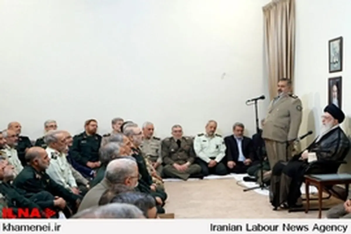 ایستادگی ملت ایران بسیاری از شخصیت‌های دنیا را به «دفاع مقتدرانه با دست خالی» معتقد کرد