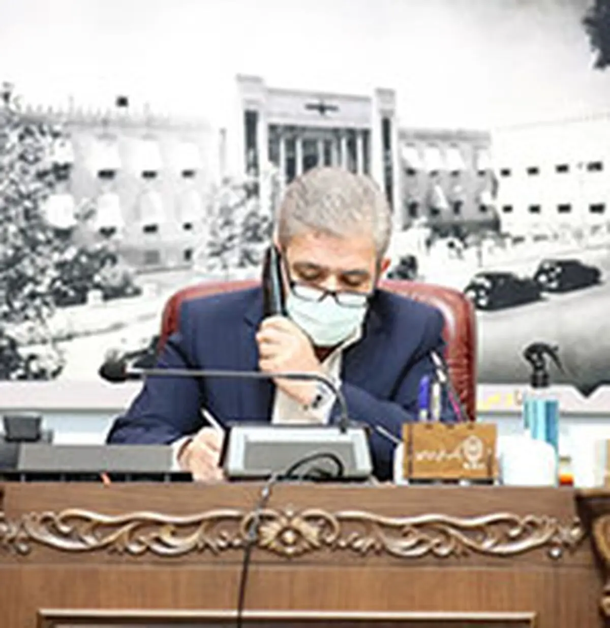 تاکید مدیرعامل بانک ملی ایران بر ارتباط مستمر مدیران با همکاران 
