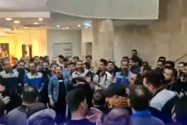 تجمع کارگران پتروشیمی تخت‌جمشید در اعتراض به مشکلات معیشتی