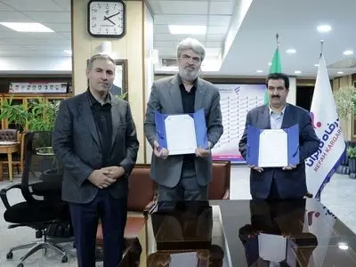 بانک رفاه کارگران و دانشگاه آزاد اسلامی تفاهم‌نامه همکاری امضا کردند