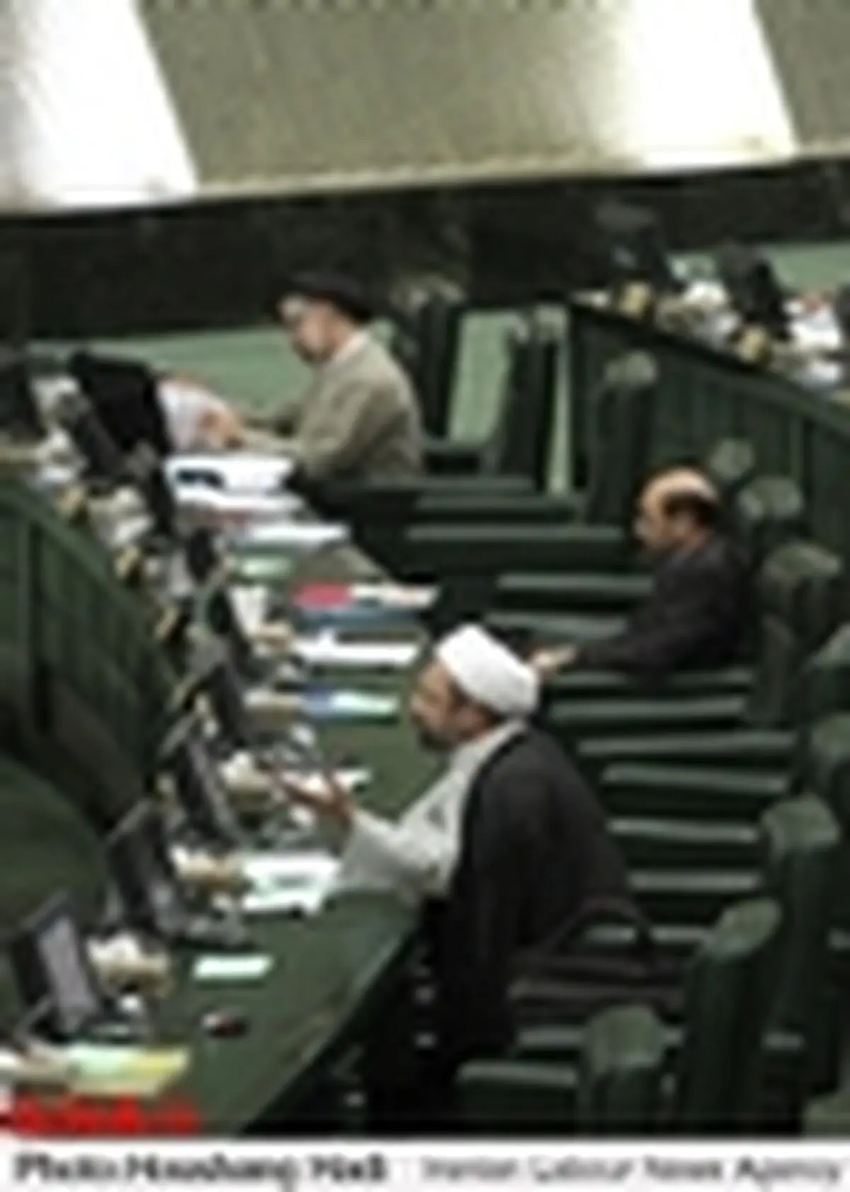 بررسی لایحه تمدید مدت اجرای آزمایشی قانون استخدام نیروی انتظامی در کمیسیون امنیت