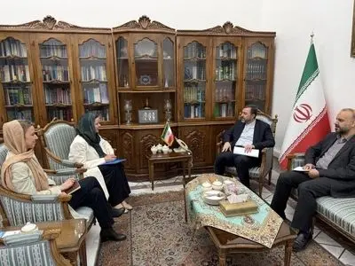 دیدار هماهنگ‌کننده مقیم سازمان ملل متحد در تهران با غریب آبادی