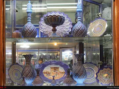 سایتهای تاریخی حق فروش صنایعدستی خارجی را ندارند