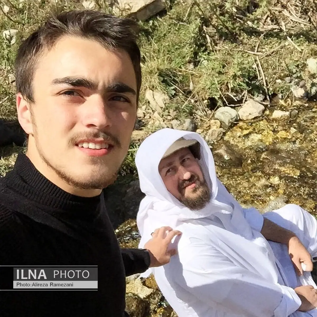 سلفی سید احمد خمینی و پدرش در کوهنوردی + عکس