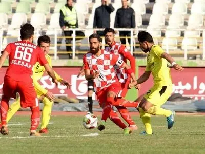 تقلب هواداران کرجی از روی دست ایسلندی‌ها (فیلم)