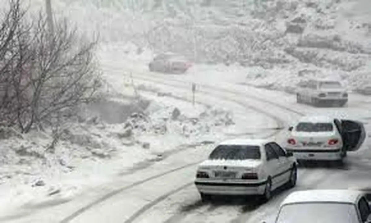 بارش برف موجب قطع شدن راه‌های ارتباطی روستاهای بازفت شد