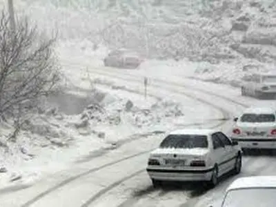بارش برف موجب قطع شدن راه‌های ارتباطی روستاهای بازفت شد