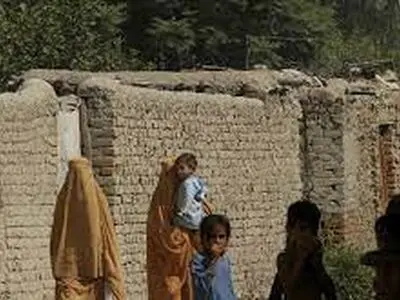 بسته شدن مرزهای پاکستان به روی آوارگان افغان

