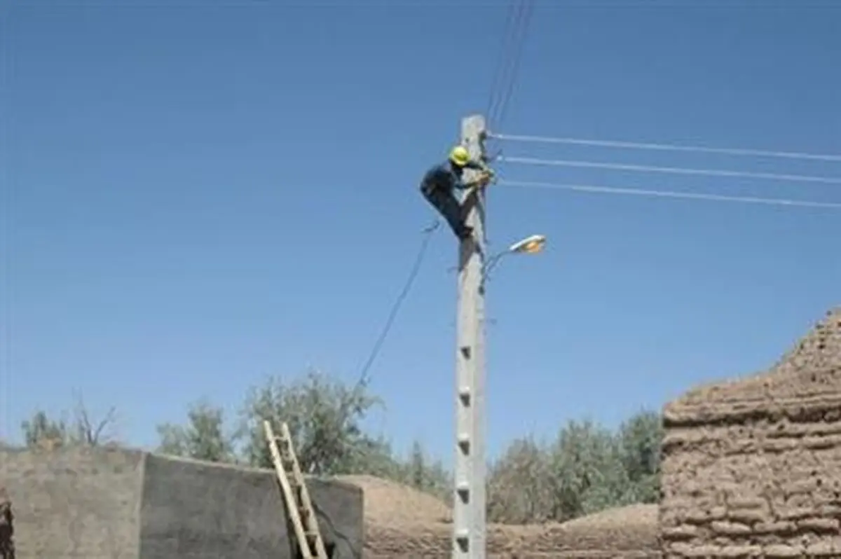 مشارکت بانک قرض الحسنه مهر ایران در پروژه برق رسانی به روستای حیدره