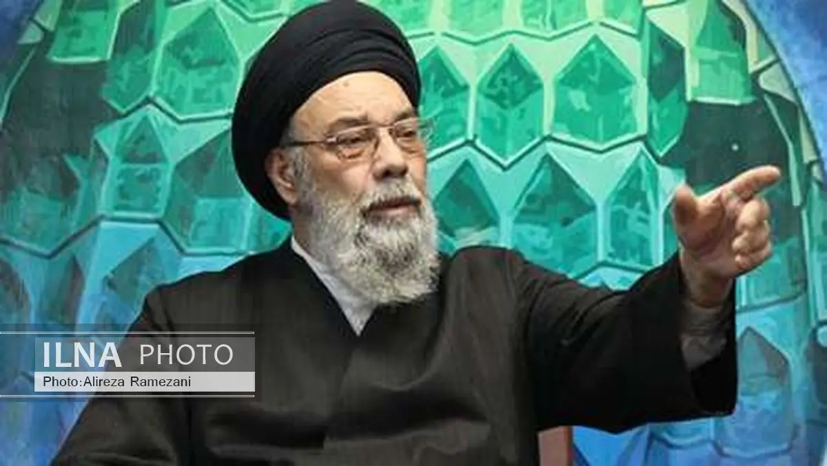 ملاک و وجه تمایز افراد همراه بودن یا نبودن با انقلاب است  نه دسته‌بندی سیاسی 