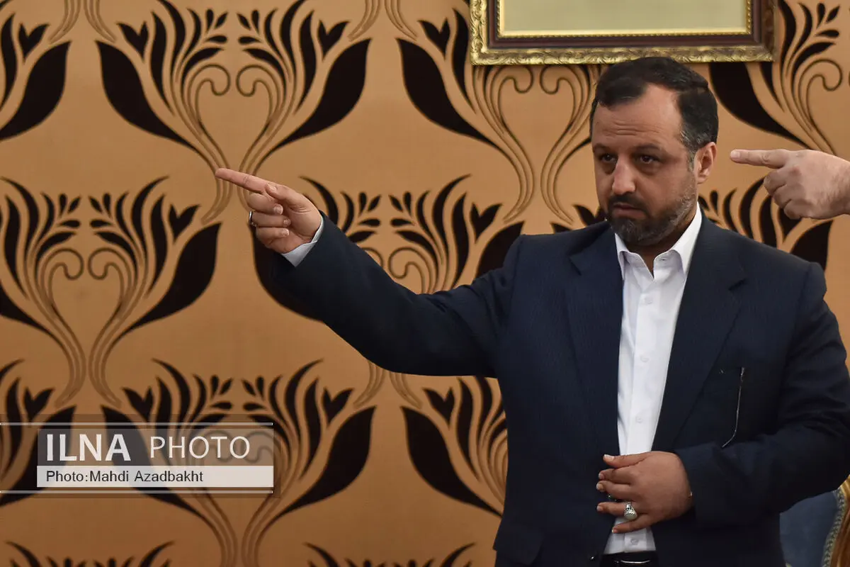 وزیر اقتصاد منتفی شدن عرضه خودرو در بورس را رد کرد/ خاندوزی: چنین چیزی وجود ندارد  