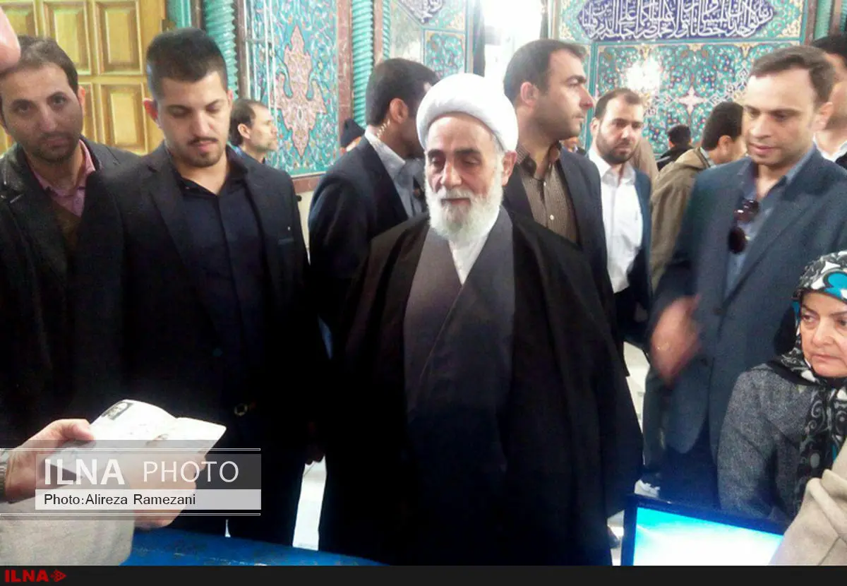 ناطق نوری: بی تفاوتی مردم پایه‌های نظام را سست می‌کند