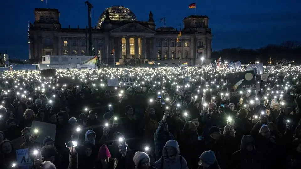 ابراز نگرانی شولتز از گسترش تفکرات راست افراطی در آلمان