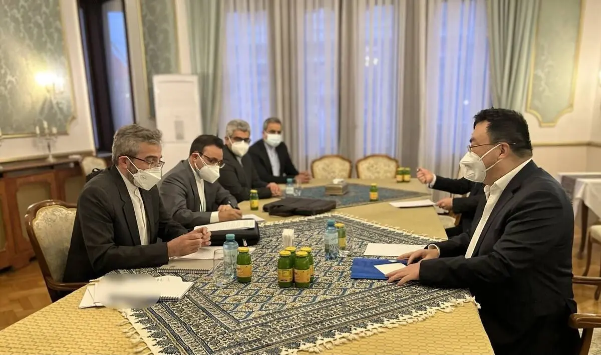 فریق ایران المفاوض یجری مباحثات منفصلة مع نظیریه الصینی والروسی فی فیینا