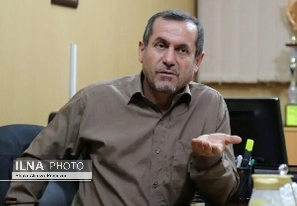 یاوری: فقط رستم دستان می‌تواند صندلی را در طول زمین پرت کند!