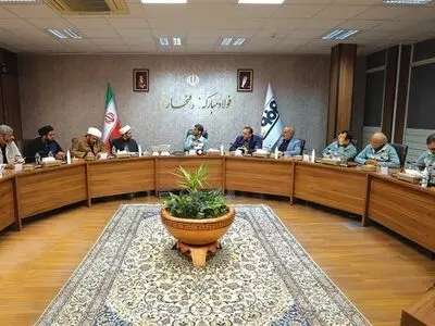 اراده و همت مردان پولادین فولاد مبارکه انقلاب و نظام اسلامی را به فراز قله‌ها رهنمون ساخته است