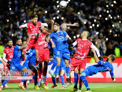 دیدار تیمهای فوتبال استقلال تهران پرسپولیس تهران