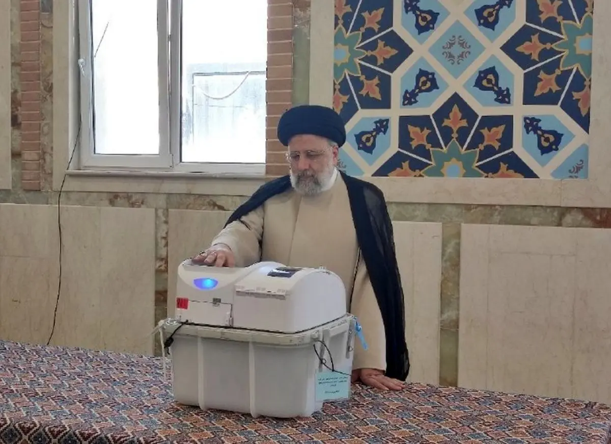 President Raeisi casts vote for parliament elections runoff