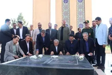 شتاب‌بخشی به سرمایه‌گذاری گردشگری، حمایت از فعالان صنایع‌دستی و صیانت از میراث تاریخی در دستور کار است