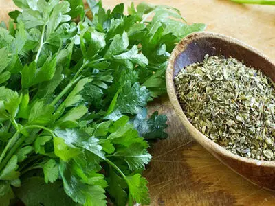 روش خشک کردن سبزی با مایکروویو