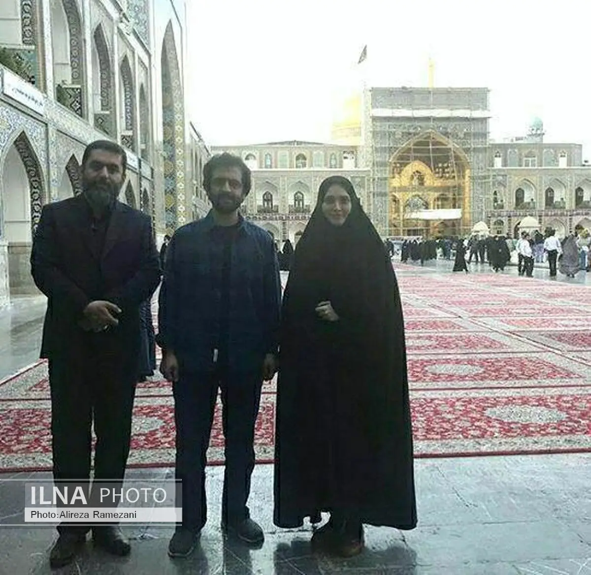 عکس بهنوش طباطبایی با چادر در حرم امام رضا