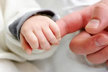 تولد در تاریخ‌های رُند؛ بهایی که نوزاد با سلامت خود می‌پردازد