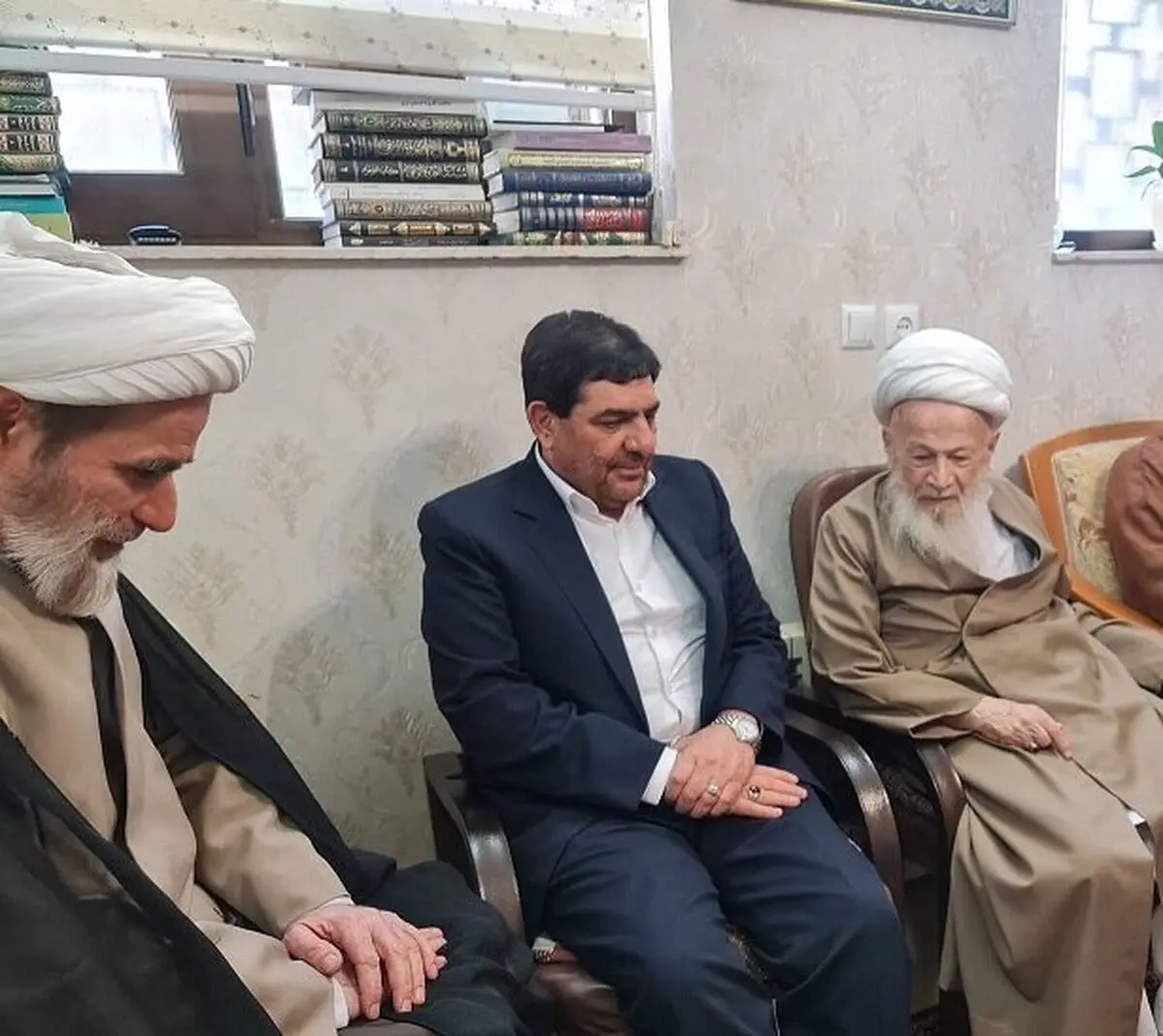 معاون اول رئیس‌جمهور با آیت الله محفوظی دیدار کرد